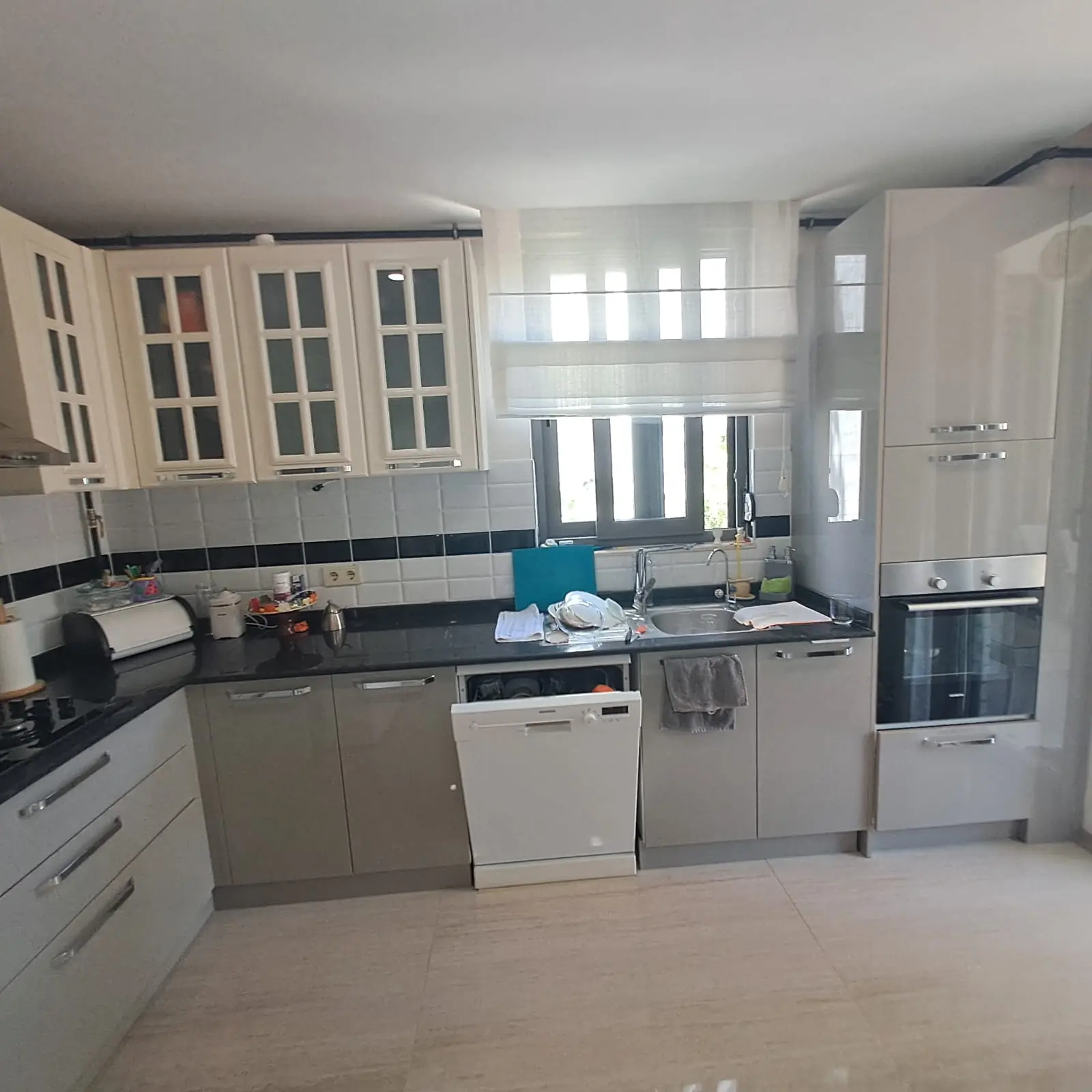 Fitted kitchen